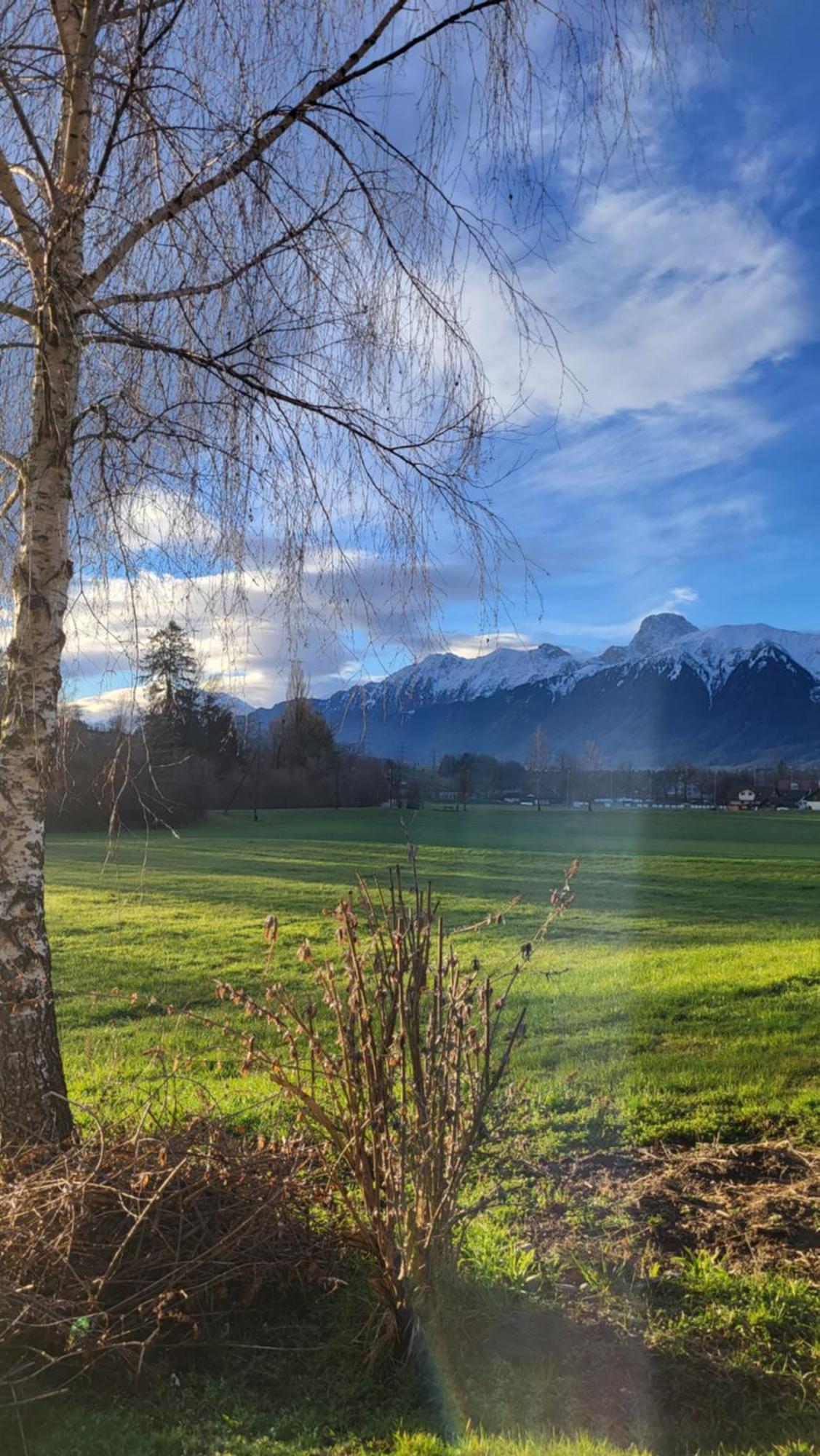 Auszeit Bed and Breakfast Wattenwil Buitenkant foto